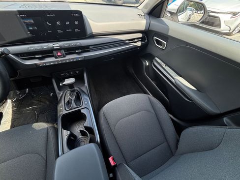Used 2025 Kia K4 FWD image 35