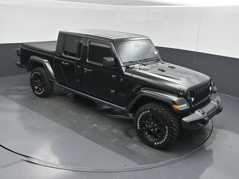 Used 2024 Jeep Gladiator Sport AWD/4WD image 34