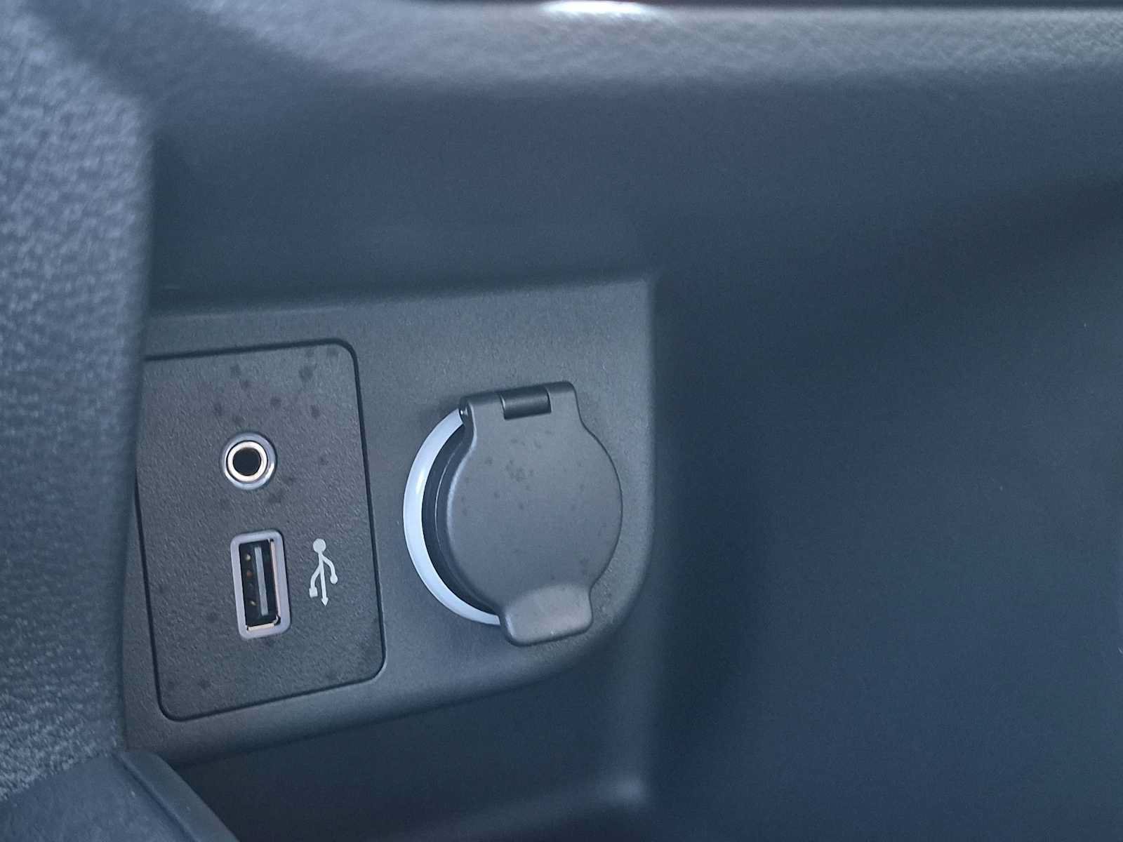 Used 2025 Nissan Kicks Play S FWD image 28