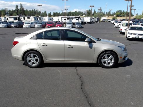 Used 2015 Chevrolet Cruze LT image 6