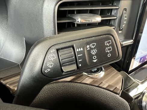 Used 2023 Ford Explorer Limited w/ Limited Technology Package AWD/4WD image 48