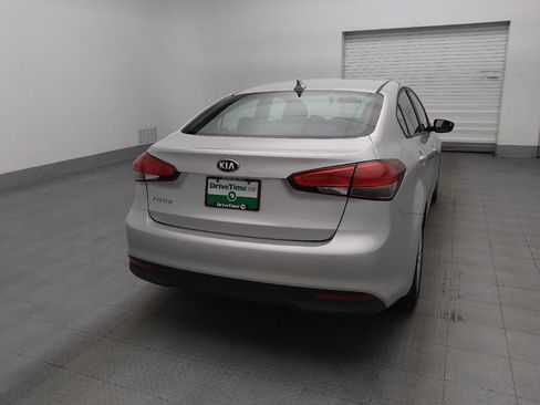 Used 2017 Kia Forte LX FWD image 7