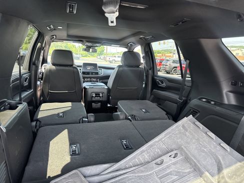 Used 2023 GMC Yukon AT4 w/ AT4 Premium Package image 5