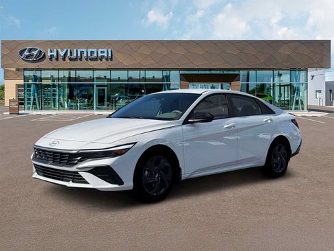 New 2026 Hyundai Elantra SEL Sport FWD image 2
