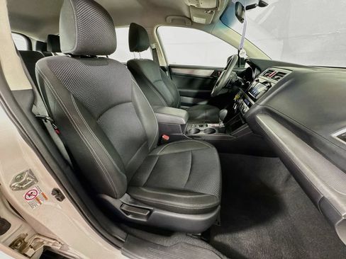 Used 2018 Subaru Outback 2.5i AWD/4WD image 32