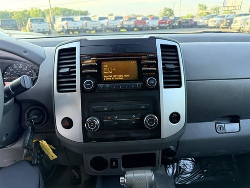 Used 2014 Nissan Frontier SV RWD image 28
