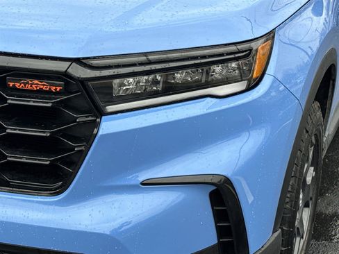 Used 2025 Honda Pilot TrailSport image 9