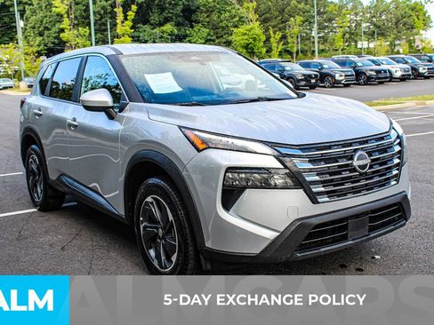 Used 2025 Nissan Rogue SV FWD image 3