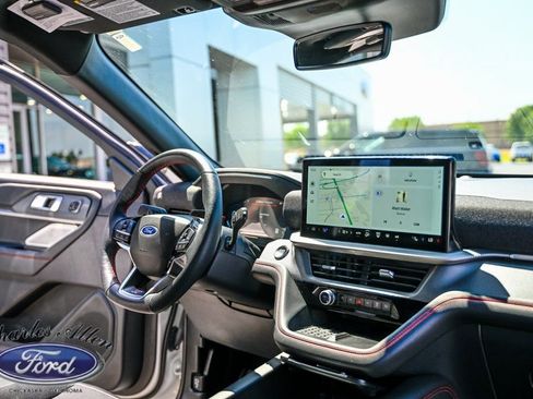 Used 2025 Ford Explorer ST image 15