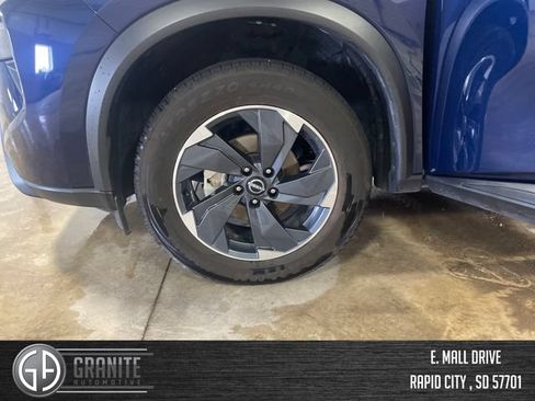 Used 2025 Nissan Rogue SV AWD/4WD image 15