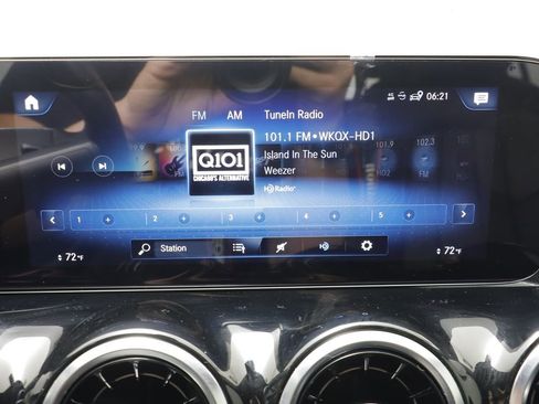 Used 2022 Mercedes-Benz GLA 250 4MATIC image 9