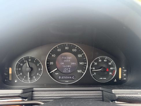 Used 2009 Mercedes-Benz E 350 4MATIC Sedan image 18