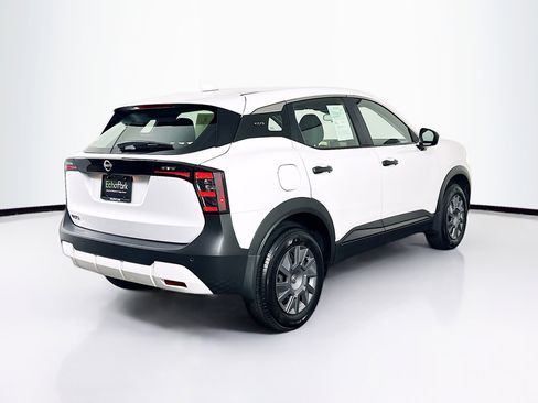 Used 2025 Nissan Kicks S FWD image 9