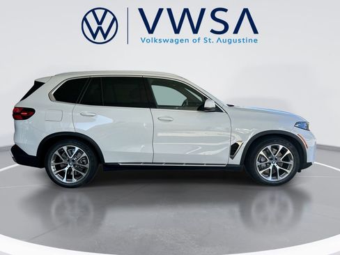 Used 2025 BMW X5 xDrive50e image 8