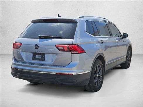 Used 2024 Volkswagen Tiguan SE FWD image 5