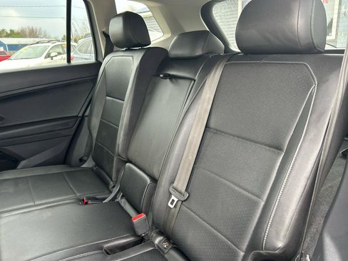 Used 2020 Volkswagen Tiguan SE image 21