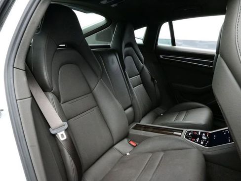 Certified 2023 Porsche Panamera 4 image 17