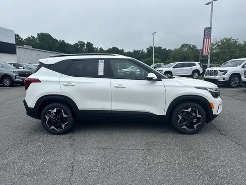 New 2025 Kia Seltos S image 2