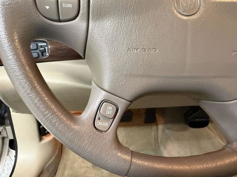 Used 2005 Buick Le Sabre Custom image 30