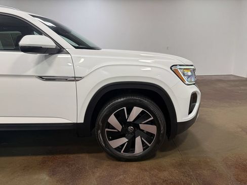 Used 2024 Volkswagen Atlas Cross Sport SE w/ Panoramic Sunroof Package AWD/4WD image 30