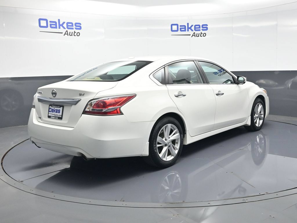 Used 2015 Nissan Altima 2.5 SV w/ Convenience Package FWD image 7