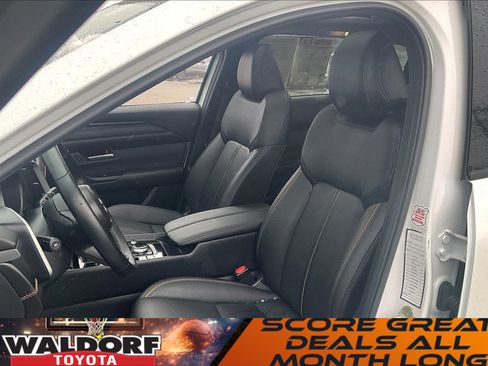 Used 2025 MAZDA CX-50 AWD 2.5 Hybrid w/ Premium Pkg image 30