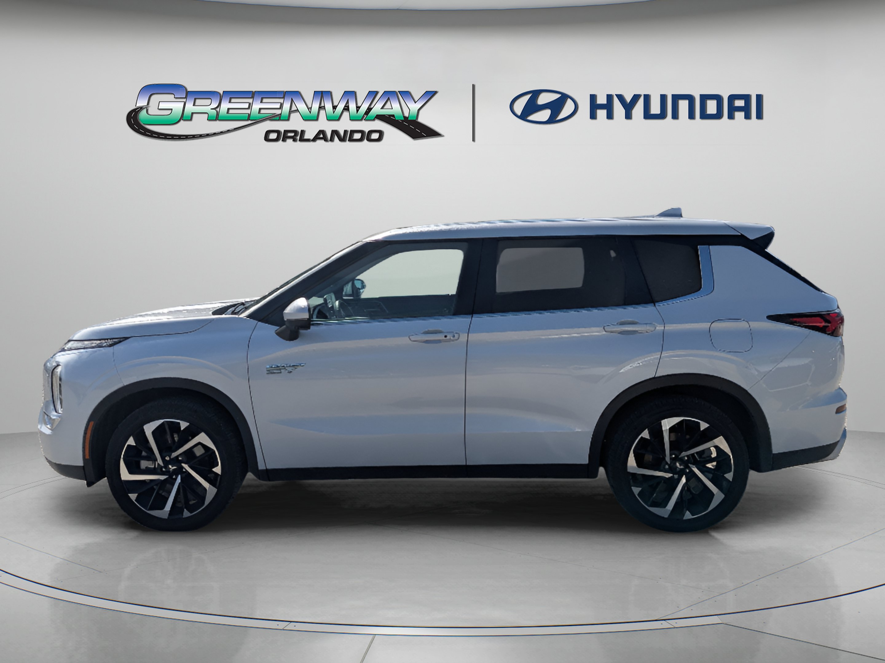 Used 2025 Mitsubishi Outlander SE AWD/4WD image 5