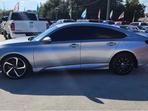 Used 2018 Honda Accord Sport image 5