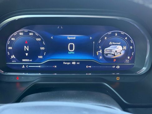 Used 2023 Chevrolet Tahoe Z71 w/ Luxury Package image 9