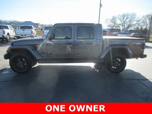 Used 2025 Jeep Gladiator Sport image 10