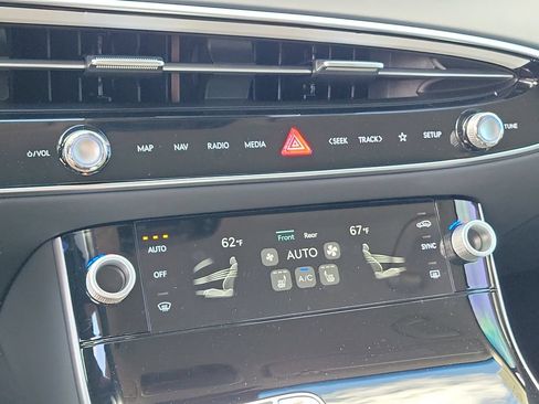 New 2026 Genesis GV70 2.5T AWD/4WD image 32