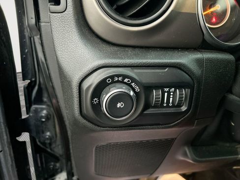 Used 2020 Jeep Wrangler Unlimited Sport S AWD/4WD image 22