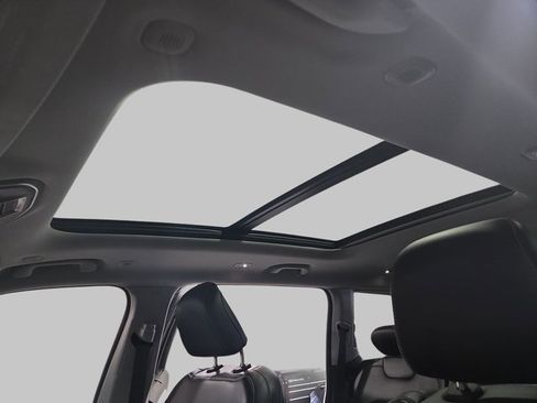 Used 2023 Jeep Grand Cherokee L Limited w/ Luxury Tech Group II image 29