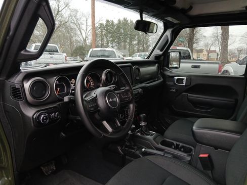Used 2022 Jeep Gladiator Sport image 19