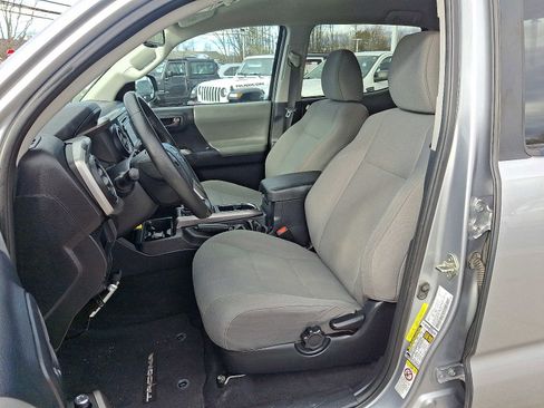Certified 2018 Toyota Tacoma SR5 image 16