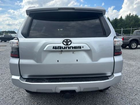Used 2015 Toyota 4Runner SR5 AWD/4WD image 6