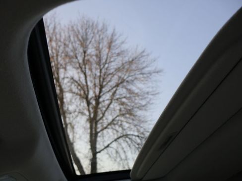 Used 2013 Toyota Venza XLE image 16