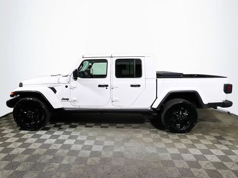 Used 2024 Jeep Gladiator Sport AWD/4WD image 4