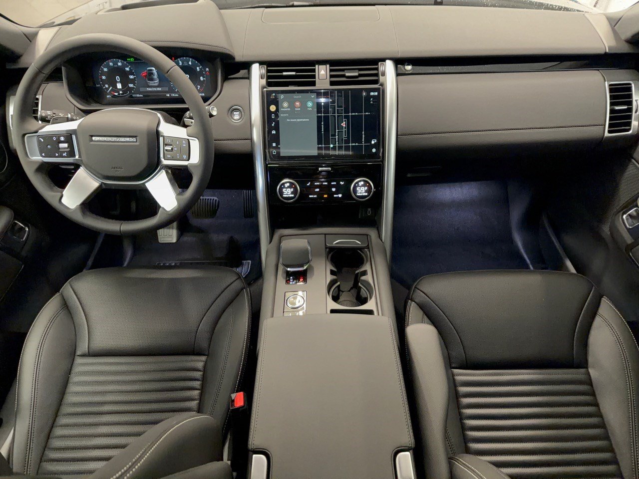 New 2026 Land Rover Discovery S AWD/4WD image 17