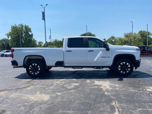 Used 2020 Chevrolet Silverado 2500 Custom w/ Custom Value Package AWD/4WD image 8