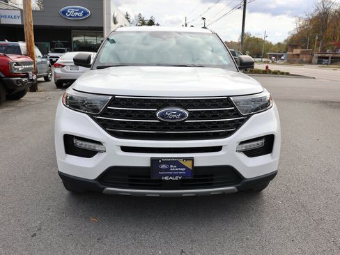 Used 2022 Ford Explorer XLT w/ Equipment Group 202A image 2