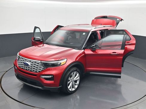 Used 2023 Ford Explorer Platinum w/ Premium Technology Package AWD/4WD image 31