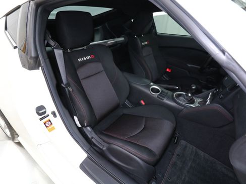 Used 2009 Nissan 370Z NISMO image 17