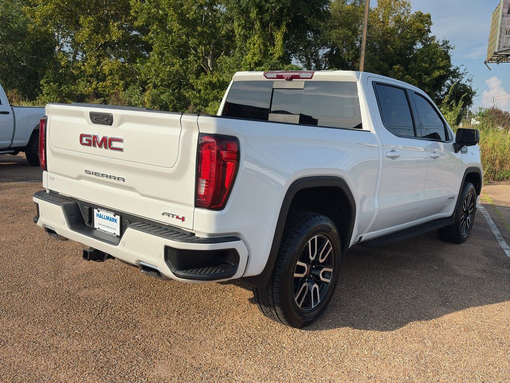 Used 2022 GMC Sierra 1500 AT4 w/ AT4 Premium Package AWD/4WD image 4