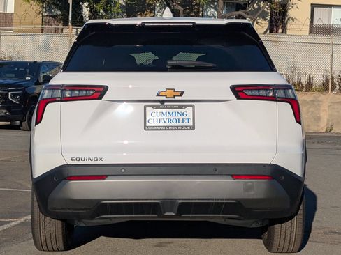 New 2026 Chevrolet Equinox LT FWD image 9