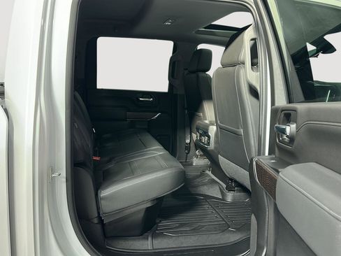 Used 2022 GMC Sierra 3500 Denali w/ Denali Ultimate Package image 12