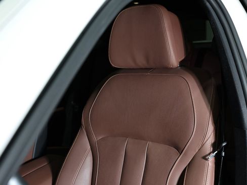 Used 2022 BMW X6 xDrive40i w/ M Sport Package image 44