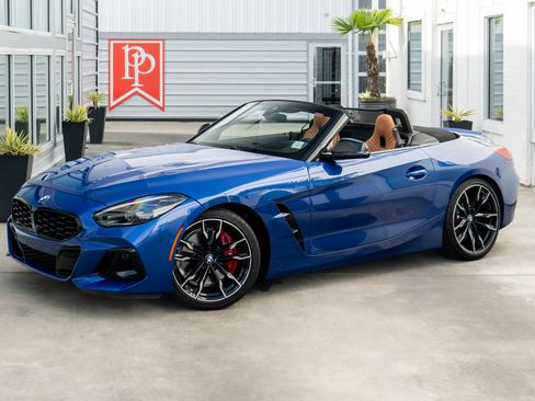 Used 2025 BMW Z4 M40i w/ Edition RWD image 2