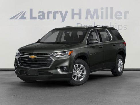 Used 2020 Chevrolet Traverse LT image 1
