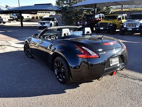 Used 2019 Nissan 370Z Touring image 7